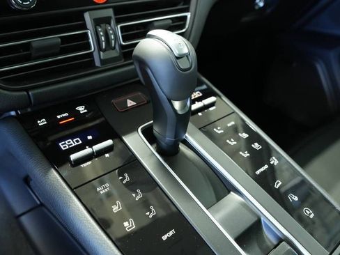 New 2026 Porsche Macan AWD/4WD image 23