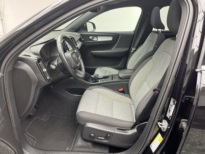 Used 2025 Volvo XC40 B5 Core