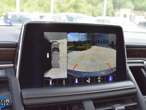 Used 2022 Chevrolet Tahoe High Country RWD image 12