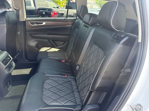 Used 2024 Volkswagen Atlas SEL Premium R-Line AWD/4WD image 21