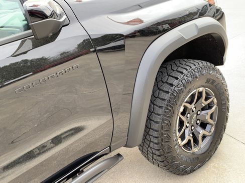 New 2026 Chevrolet Colorado ZR2 w/ Technology Package AWD/4WD image 33