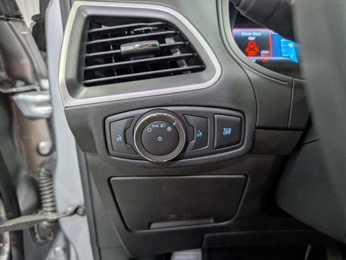 Used 2022 Ford Edge SE AWD/4WD image 19