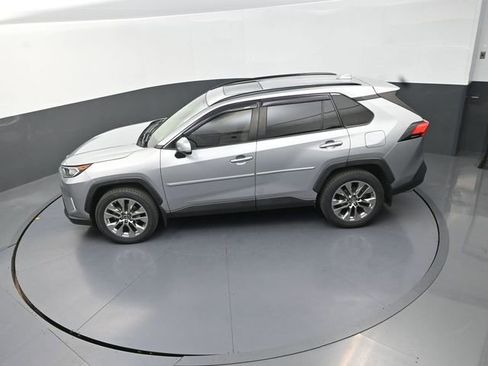 Used 2019 Toyota RAV4 XLE Premium w/ Cold Weather Package AWD/4WD image 29