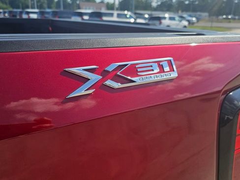 Used 2023 GMC Sierra 1500 SLT w/ SLT Premium Package AWD/4WD image 7