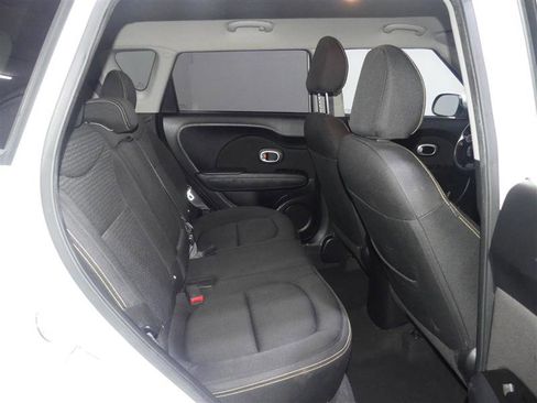Used 2016 Kia Soul + image 27