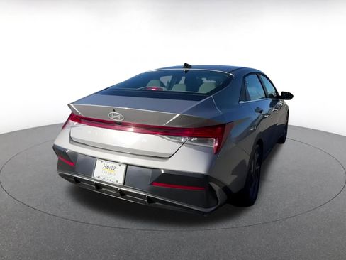 Used 2025 Hyundai Elantra SEL image 15