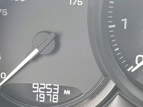 Used 2024 Porsche Macan image 5