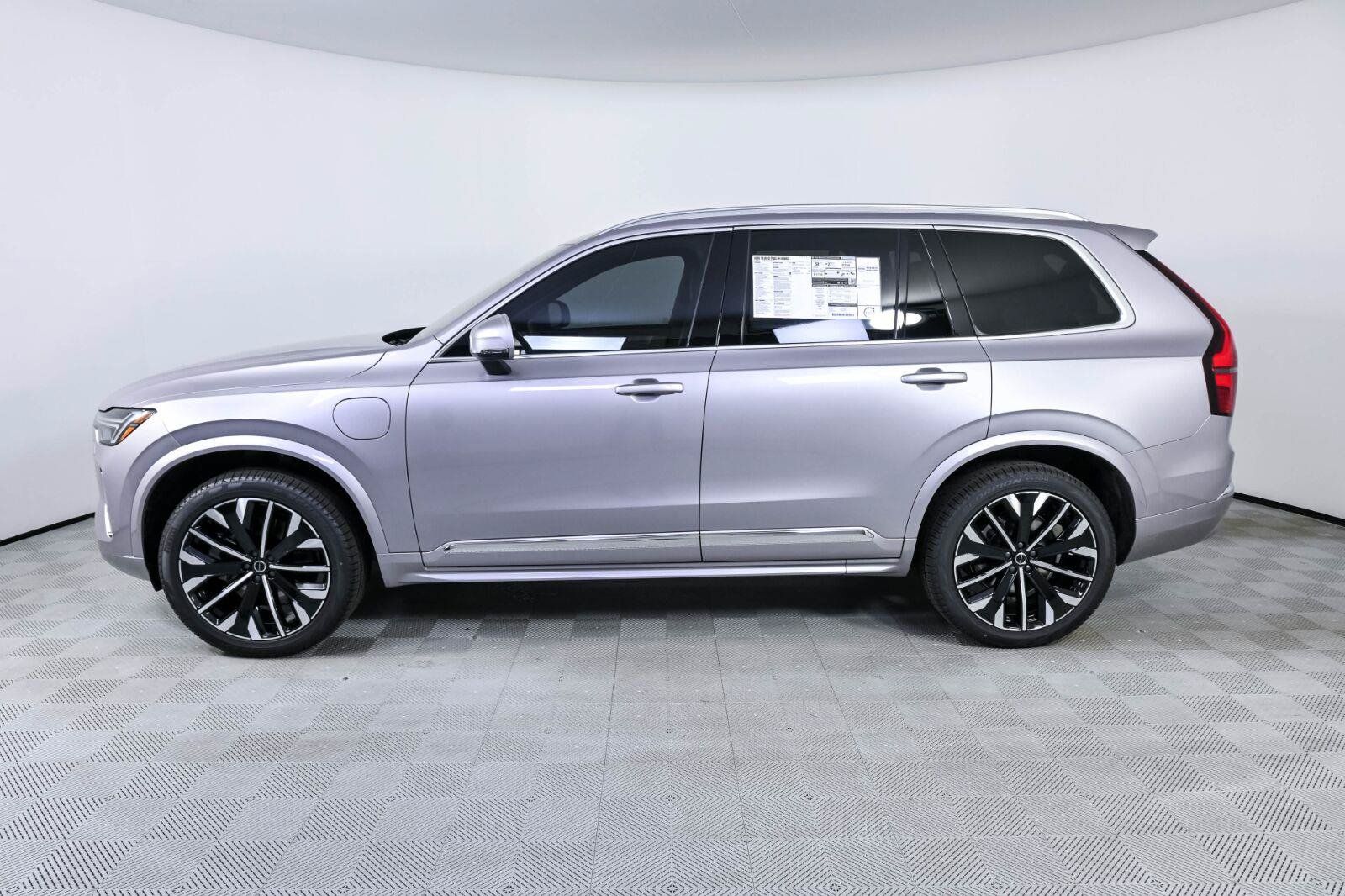 New 2026 Volvo XC90 T8 Core w/ Protection Package Premier AWD/4WD image 2