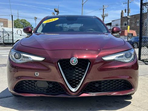 Used 2017 Alfa Romeo Giulia AWD image 2