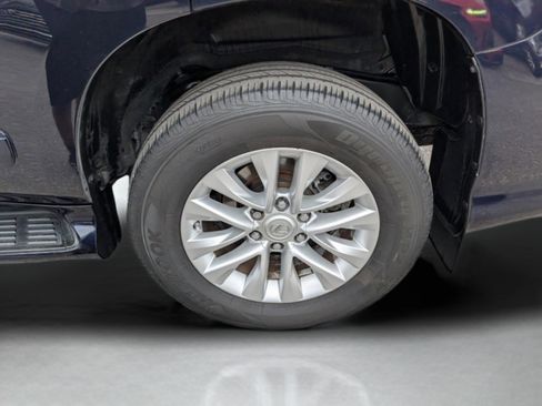 Used 2018 Lexus GX 460 image 18