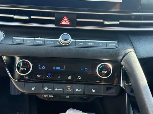 Certified 2025 Hyundai Elantra SEL FWD image 16