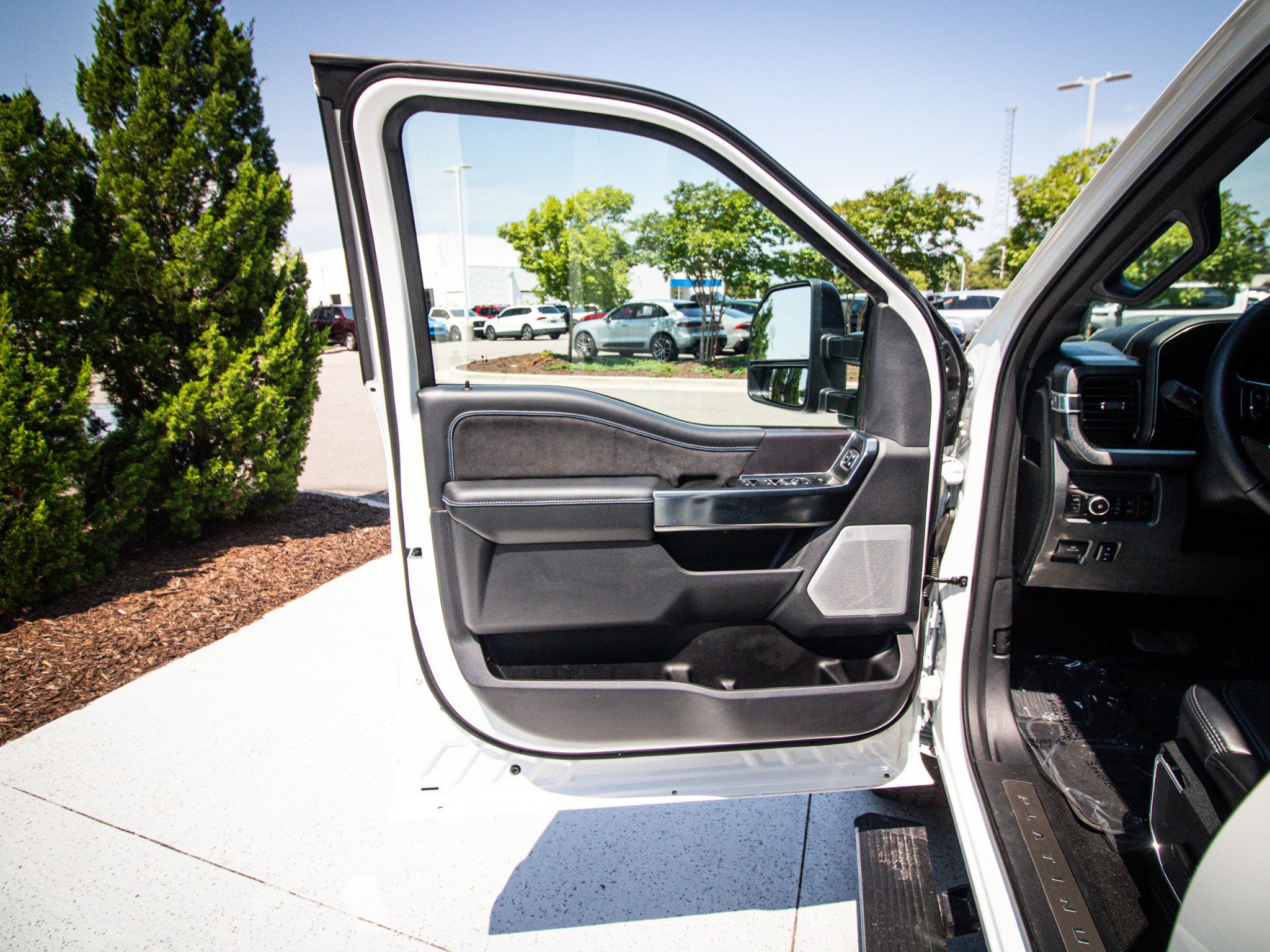 Used 2026 Ford F350 Platinum AWD/4WD image 14