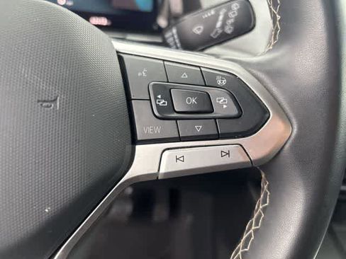 Used 2024 Volkswagen Atlas Cross Sport SE FWD image 12