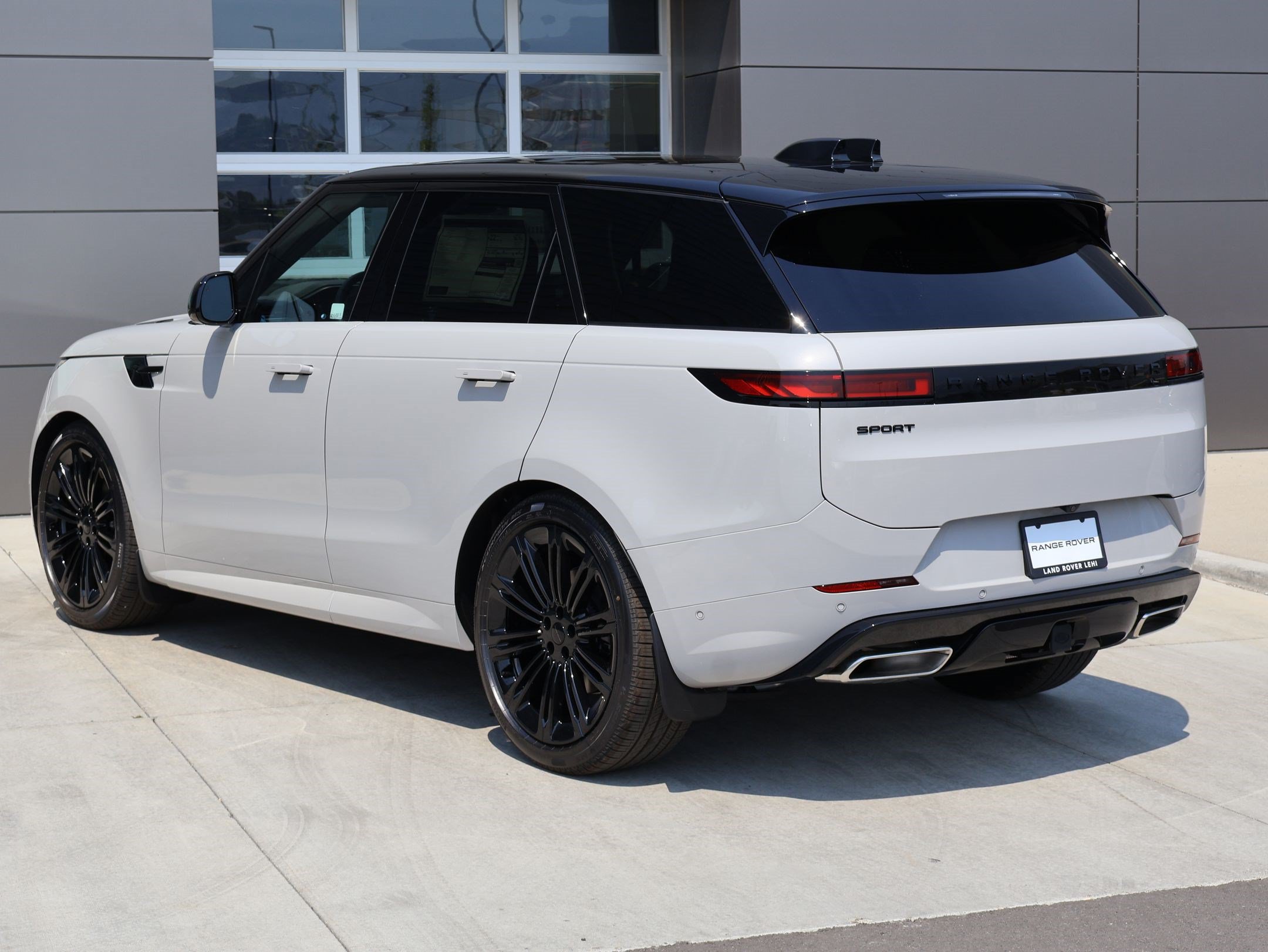 New 2026 Land Rover Range Rover Sport Dynamic SE AWD/4WD image 8