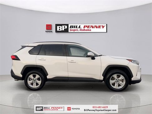Used 2020 Toyota RAV4 XLE image 6