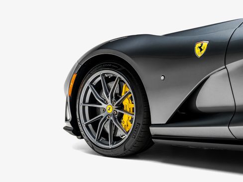 Used 2019 Ferrari 812 Superfast RWD image 15