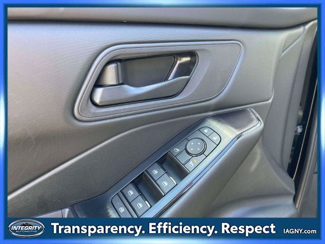 Certified 2025 Nissan Rogue S AWD/4WD image 17
