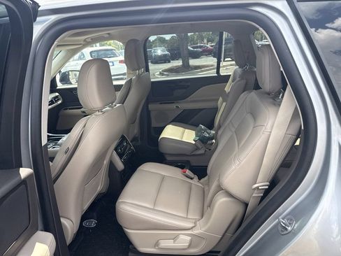 Used 2023 Lincoln Aviator 2WD w/ Premium Package image 14