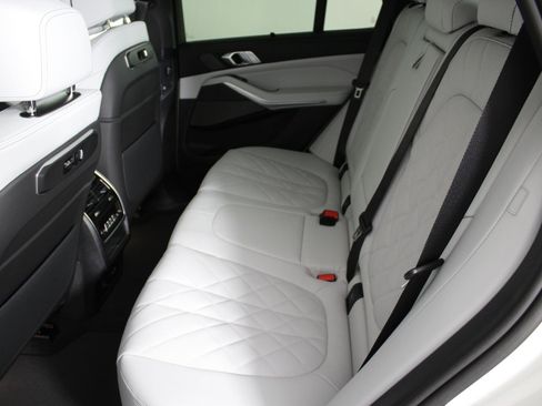 New 2026 BMW X5 xDrive40i w/ Climate Comfort Package image 13