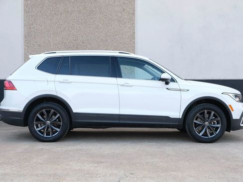 Used 2023 Volkswagen Tiguan SE image 11