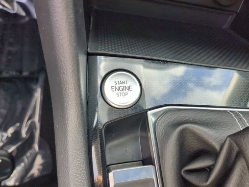 Certified 2025 Volkswagen Taos S FWD image 27
