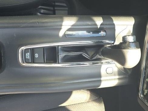 Used 2018 Honda HR-V EX image 17