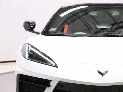 Used 2023 Chevrolet Corvette Stingray Premium Cpe w/ Z51 Performance Package RWD image 98