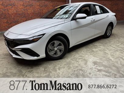 Used 2025 Hyundai Elantra SE
