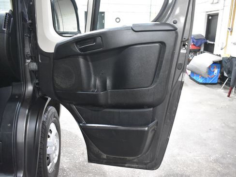 Used 2021 RAM ProMaster 2500 w/ Convenience Group FWD image 13