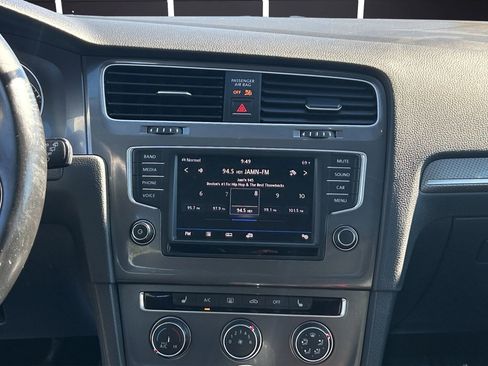 Used 2017 Volkswagen Golf Alltrack SEL image 21