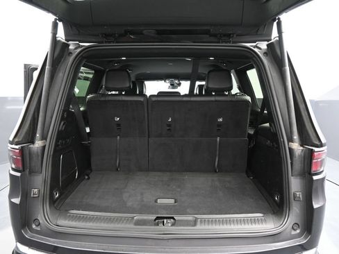 Used 2024 Jeep Wagoneer Series II w/ Flexible Seating Group AWD/4WD image 16