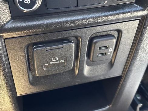 Used 2020 Chevrolet Traverse RS AWD/4WD image 19