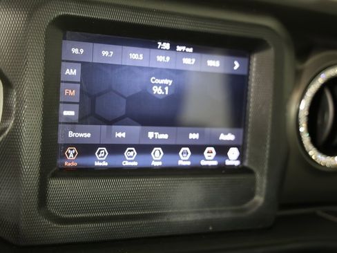 Used 2022 Jeep Wrangler Sport image 16