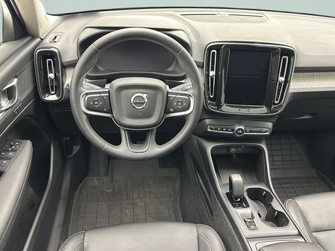 Used 2024 Volvo XC40 B5 Core AWD/4WD image 10