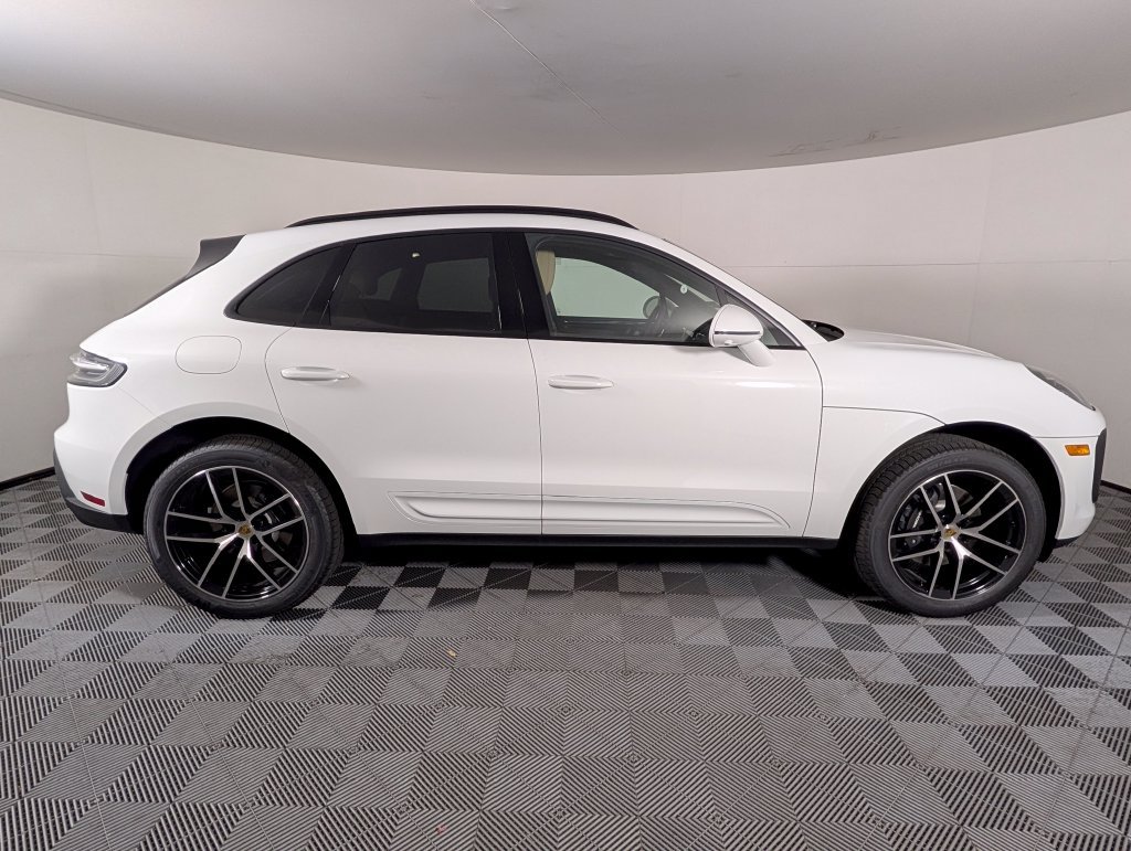 New 2026 Porsche Macan AWD/4WD image 8