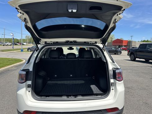 Used 2019 Jeep Compass Latitude AWD/4WD image 8