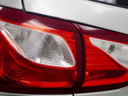 Used 2021 Chevrolet Equinox LT w/ LPO, Floor Liner Package image 37