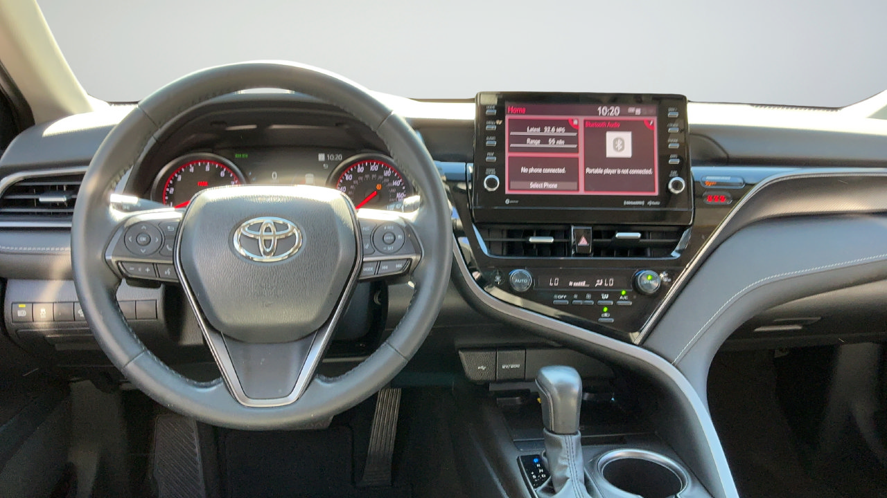 Used 2023 Toyota Camry XSE FWD image 13