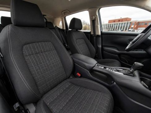 Used 2023 Honda HR-V LX image 7