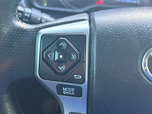 Used 2018 Toyota 4Runner Limited AWD/4WD image 20
