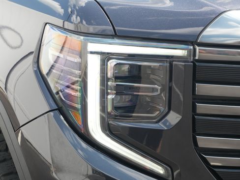 Used 2023 GMC Sierra 1500 AT4 w/ AT4 Premium Package AWD/4WD image 44