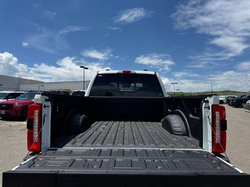 New 2026 Ford F250 Lariat w/ Black Appearance Package AWD/4WD image 18