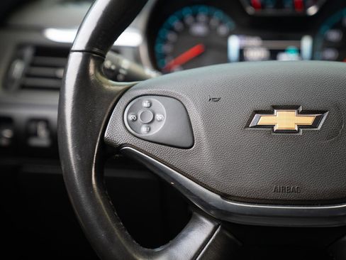 Used 2015 Chevrolet Impala LT w/ Convenience Package image 32