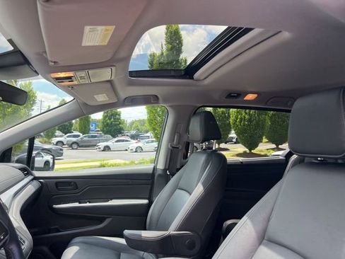 Certified 2024 Honda Odyssey EX-L image 13