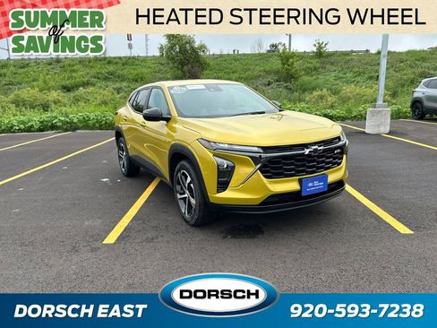Used 2024 Chevrolet Trax RS w/ Sunroof Package FWD image 4