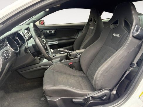 Used 2017 Ford Mustang GT w/ GT Performance Package RWD image 4