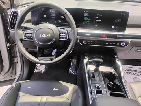 Used 2024 Kia Sorento S w/ Panoramic Sunroof Package FWD image 46