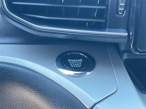 Certified 2022 Ford Explorer XLT w/ Equipment Group 202A image 19