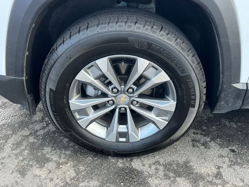 Certified 2025 Chevrolet Equinox LT image 12