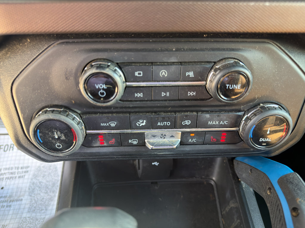 Used 2022 Ford Bronco Outer Banks w/ Sasquatch Package AWD/4WD image 21